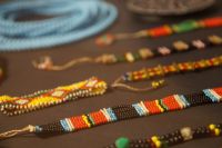 Kolory świata — Etiopia, fragment ekspozycji - biżuteria z koralików