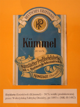 Etykieta "Kminkówki" - wódki produkowanej przez Wołczyńską Fabrykę Drożdży